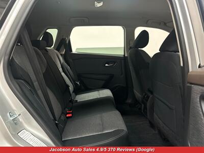 2023 Nissan Rogue SV AWD   - Photo 38 - Oshkosh, WI 54901
