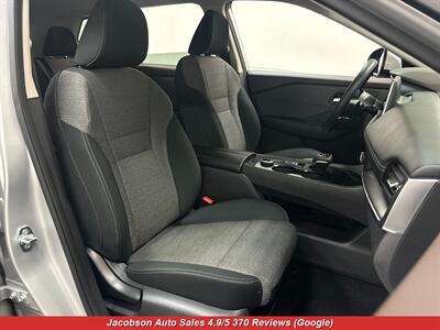 2023 Nissan Rogue SV AWD   - Photo 40 - Oshkosh, WI 54901