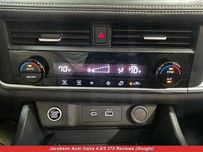 2023 Nissan Rogue SV AWD   - Photo 21 - Oshkosh, WI 54901