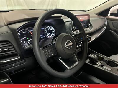 2023 Nissan Rogue SV AWD   - Photo 6 - Oshkosh, WI 54901