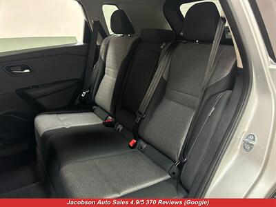 2023 Nissan Rogue SV AWD   - Photo 34 - Oshkosh, WI 54901