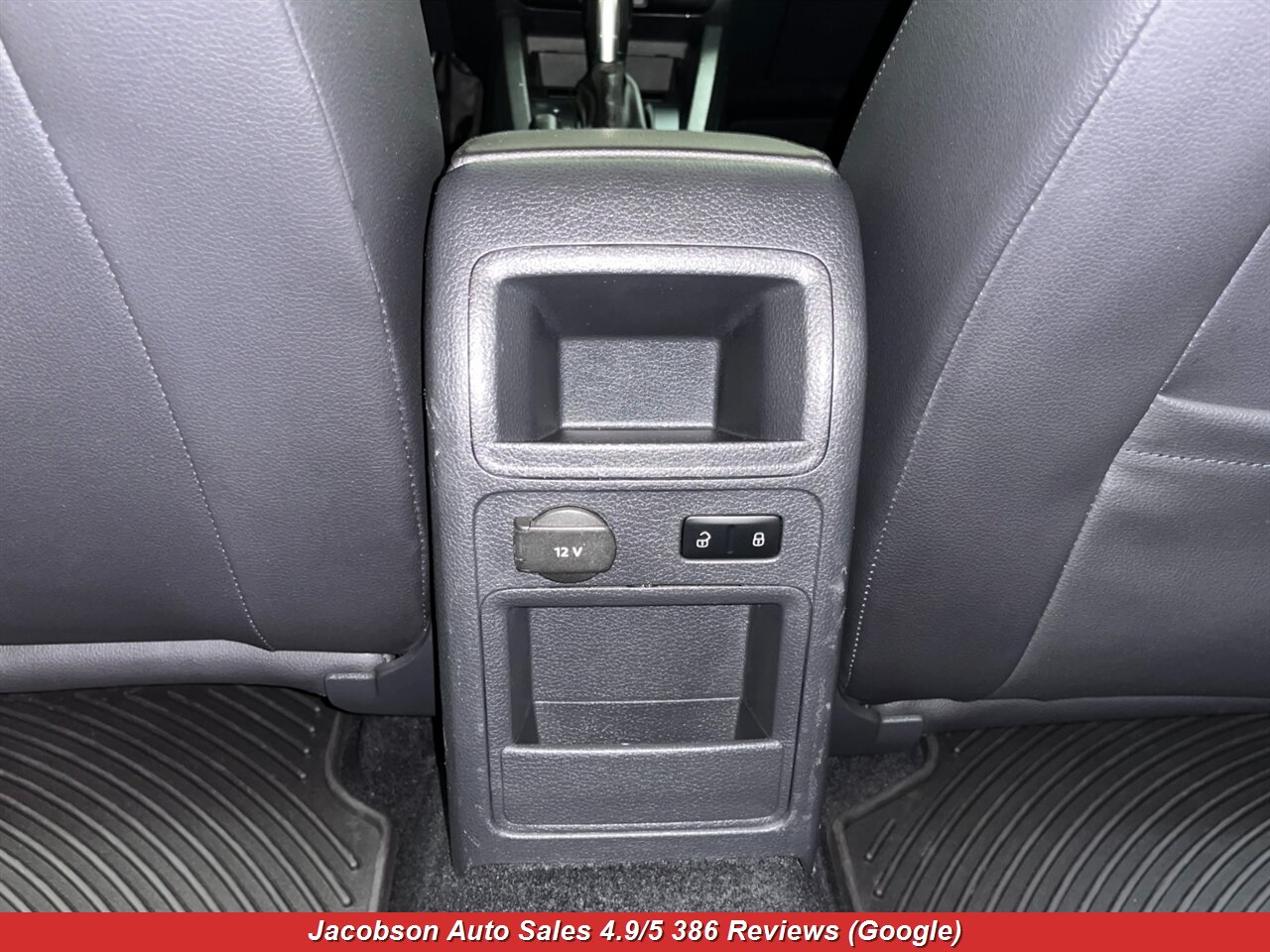 2013 Volkswagen Jetta SE - Photo 32 - Oshkosh, WI 54901