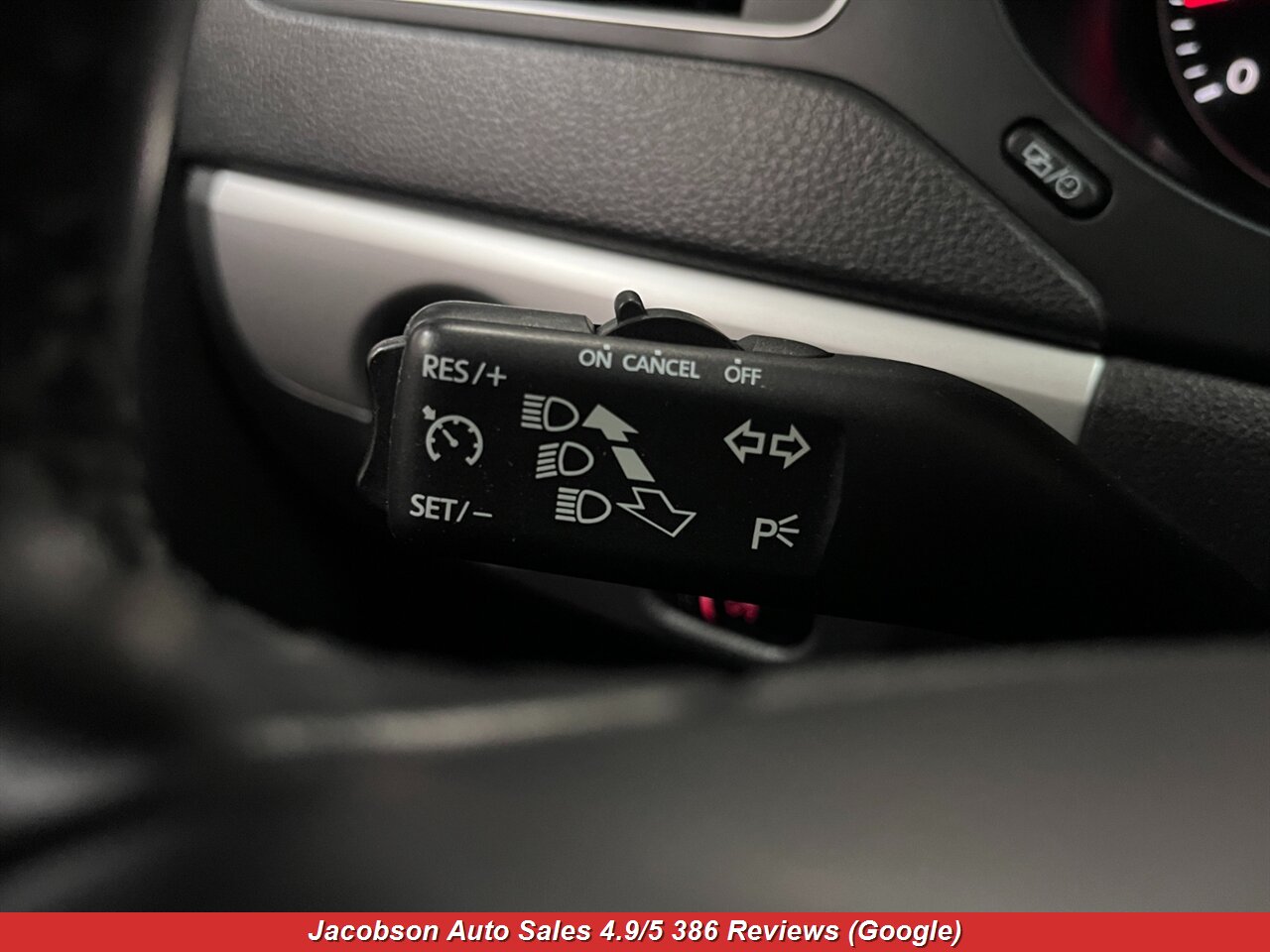 2013 Volkswagen Jetta SE - Photo 6 - Oshkosh, WI 54901