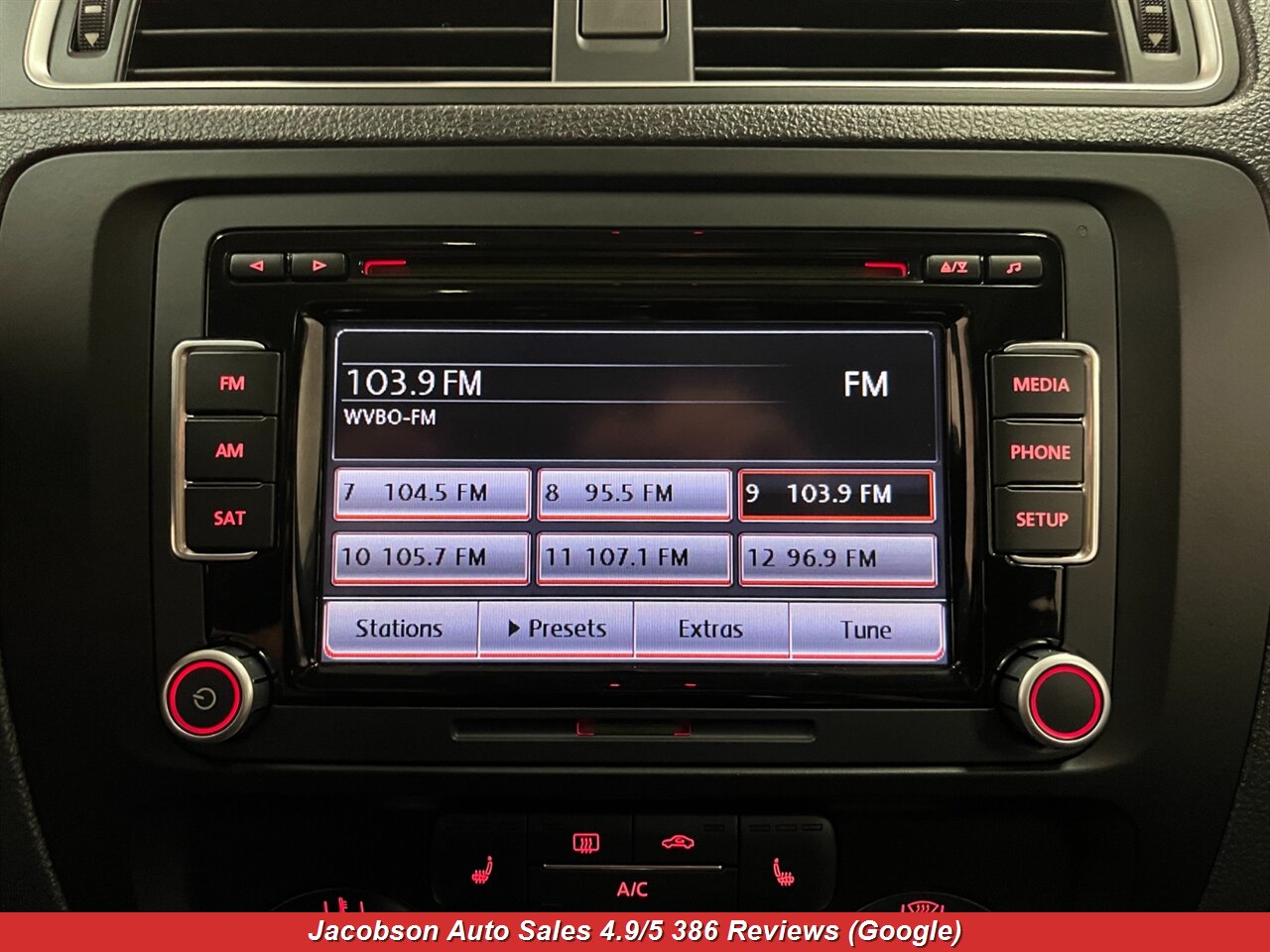 2013 Volkswagen Jetta SE - Photo 12 - Oshkosh, WI 54901