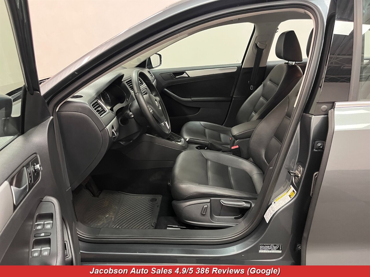 2013 Volkswagen Jetta SE - Photo 26 - Oshkosh, WI 54901