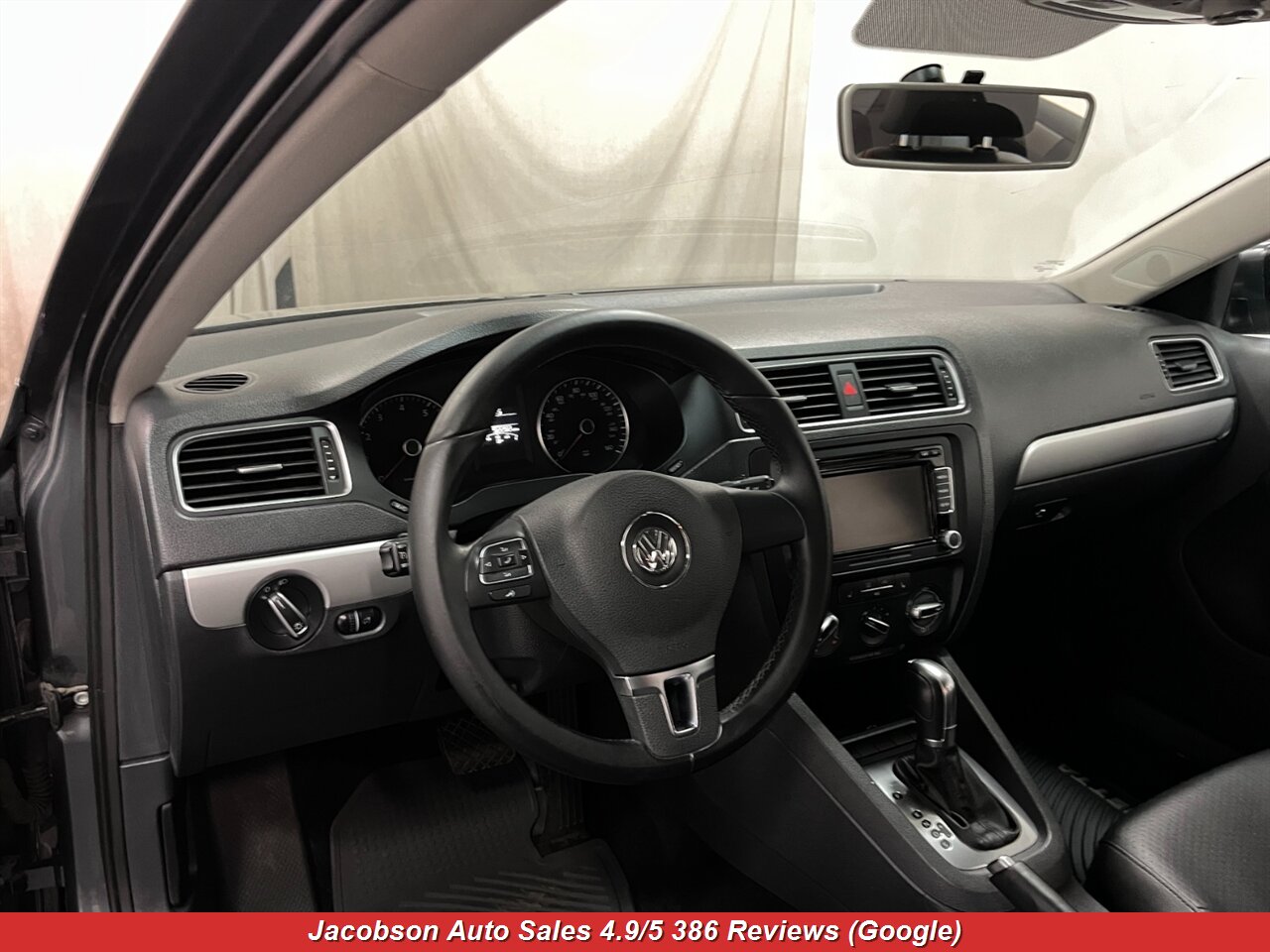 2013 Volkswagen Jetta SE - Photo 24 - Oshkosh, WI 54901