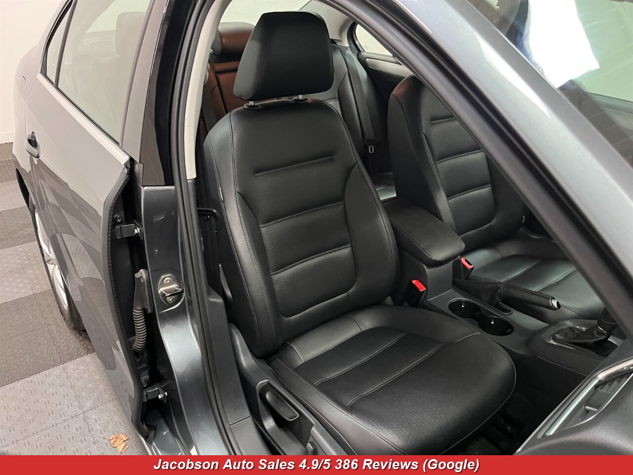 2013 Volkswagen Jetta SE - Photo 48 - Oshkosh, WI 54901