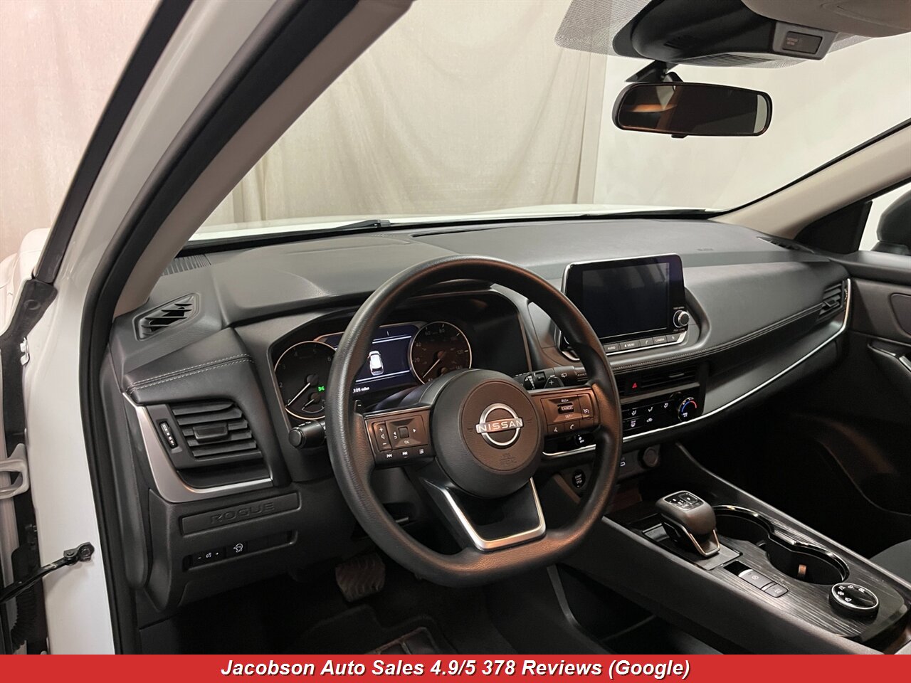 2024 Nissan Rogue S AWD - Photo 5 - Oshkosh, WI 54901