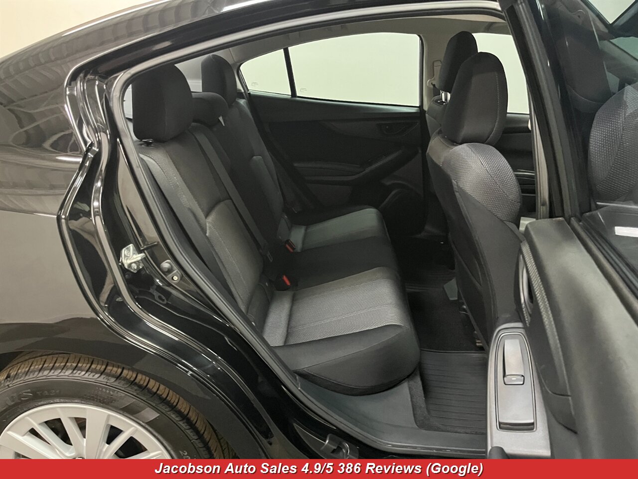 2017 Subaru Impreza Premium AWD - Photo 38 - Oshkosh, WI 54901