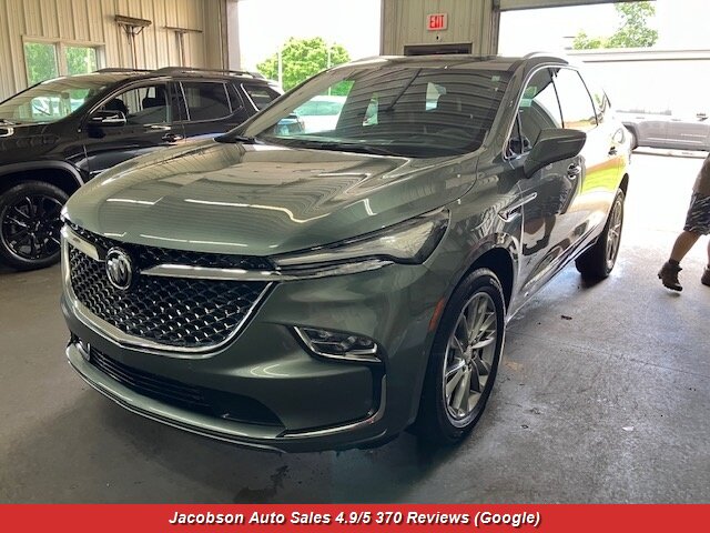 2022 Buick Enclave Avenir 4x4 - Photo 1 - Oshkosh, WI 54901