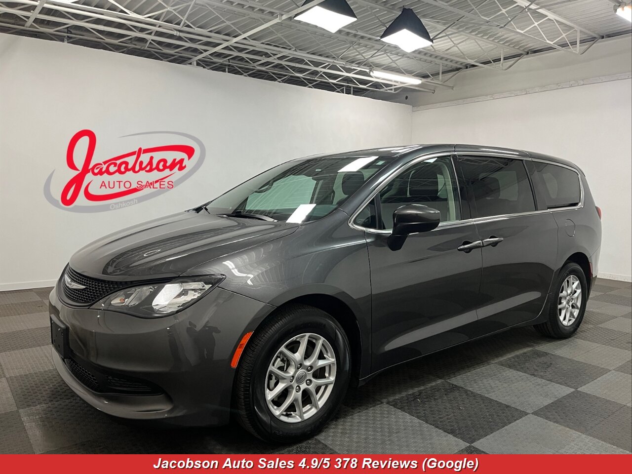 2023 Chrysler Voyager LX - Photo 1 - Oshkosh, WI 54901