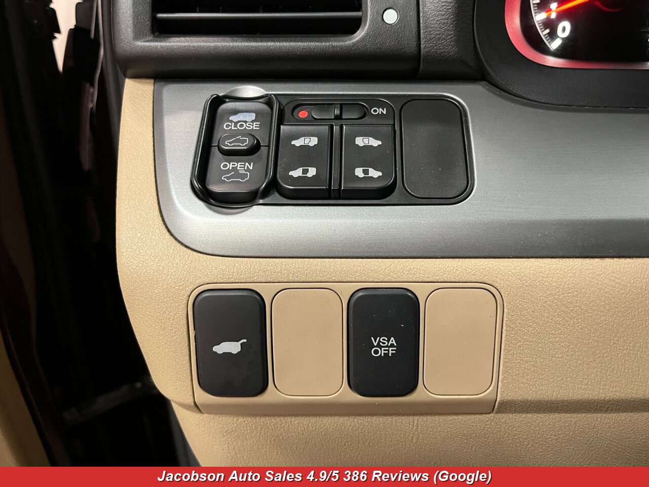 2009 Honda Odyssey EX-L - Photo 4 - Oshkosh, WI 54901