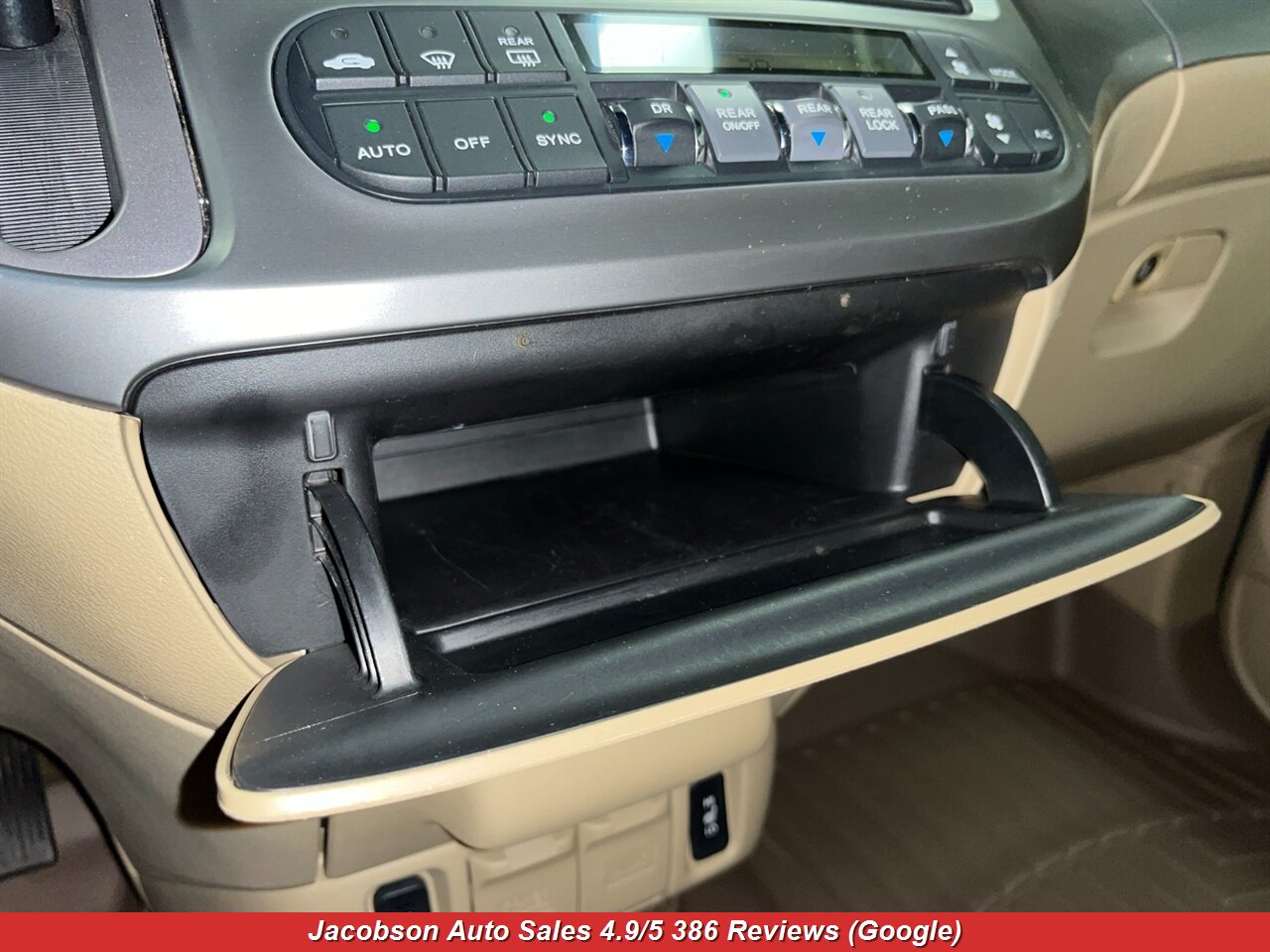 2009 Honda Odyssey EX-L - Photo 13 - Oshkosh, WI 54901