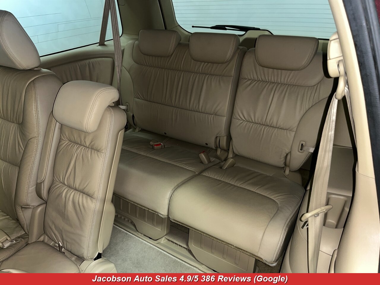 2009 Honda Odyssey EX-L - Photo 31 - Oshkosh, WI 54901