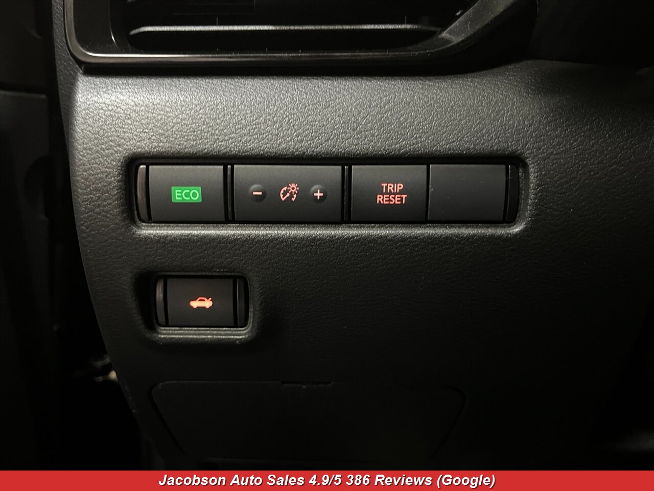 2024 Nissan Sentra SV - Photo 6 - Oshkosh, WI 54901