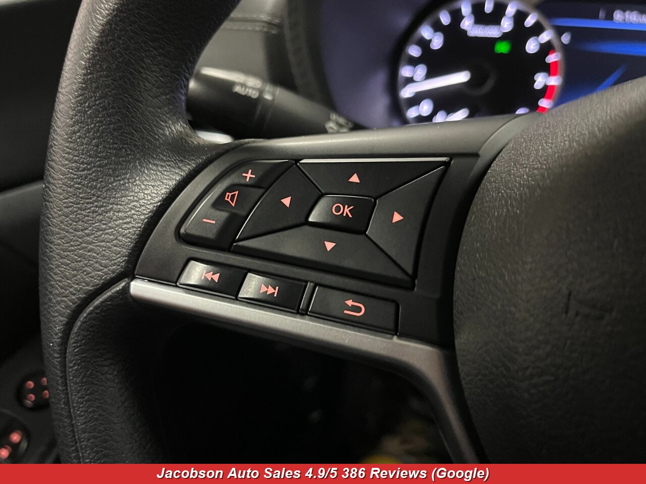 2024 Nissan Sentra SV - Photo 9 - Oshkosh, WI 54901