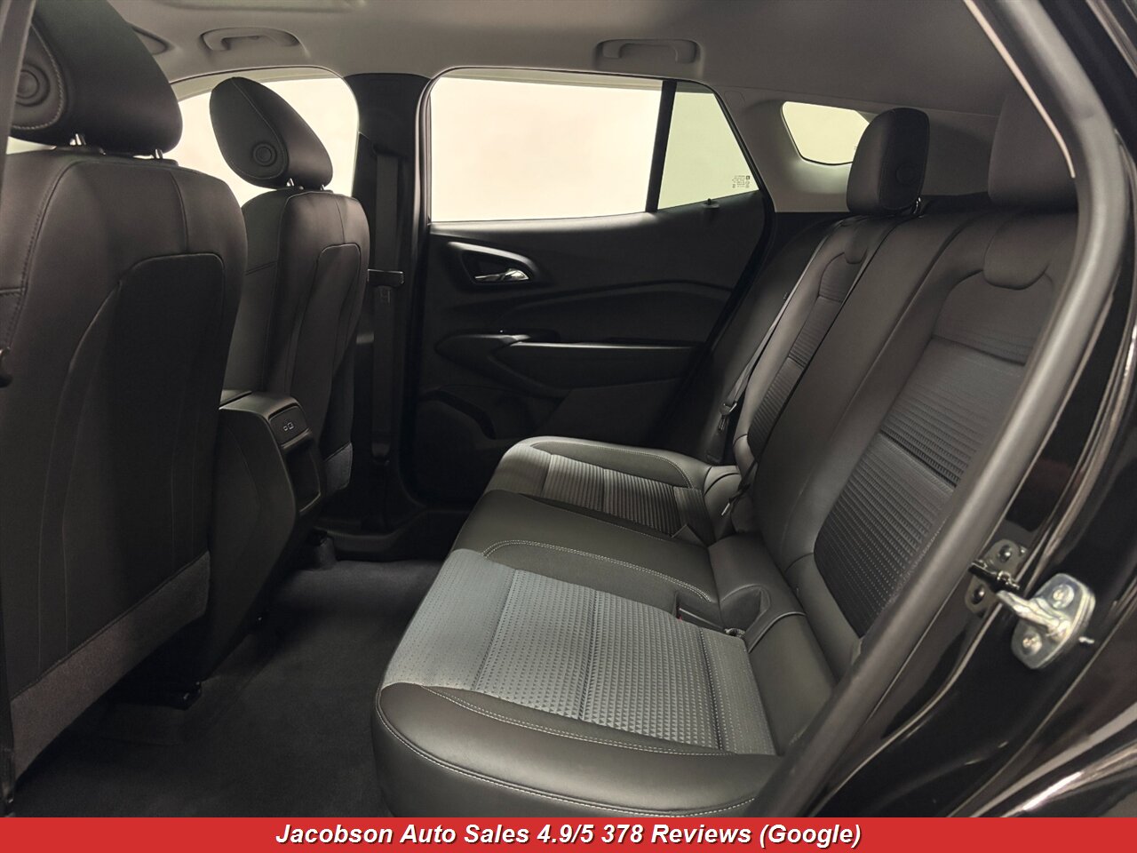 2025 Chevrolet Trax LT - Photo 40 - Oshkosh, WI 54901