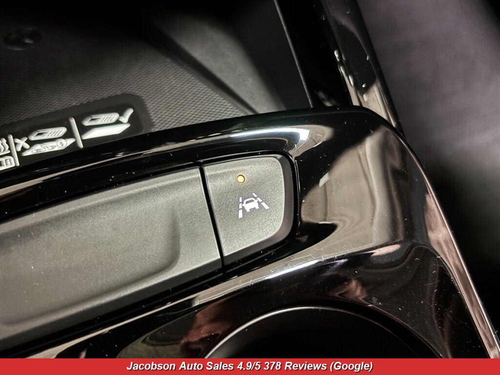 2025 Chevrolet Trax LT - Photo 26 - Oshkosh, WI 54901