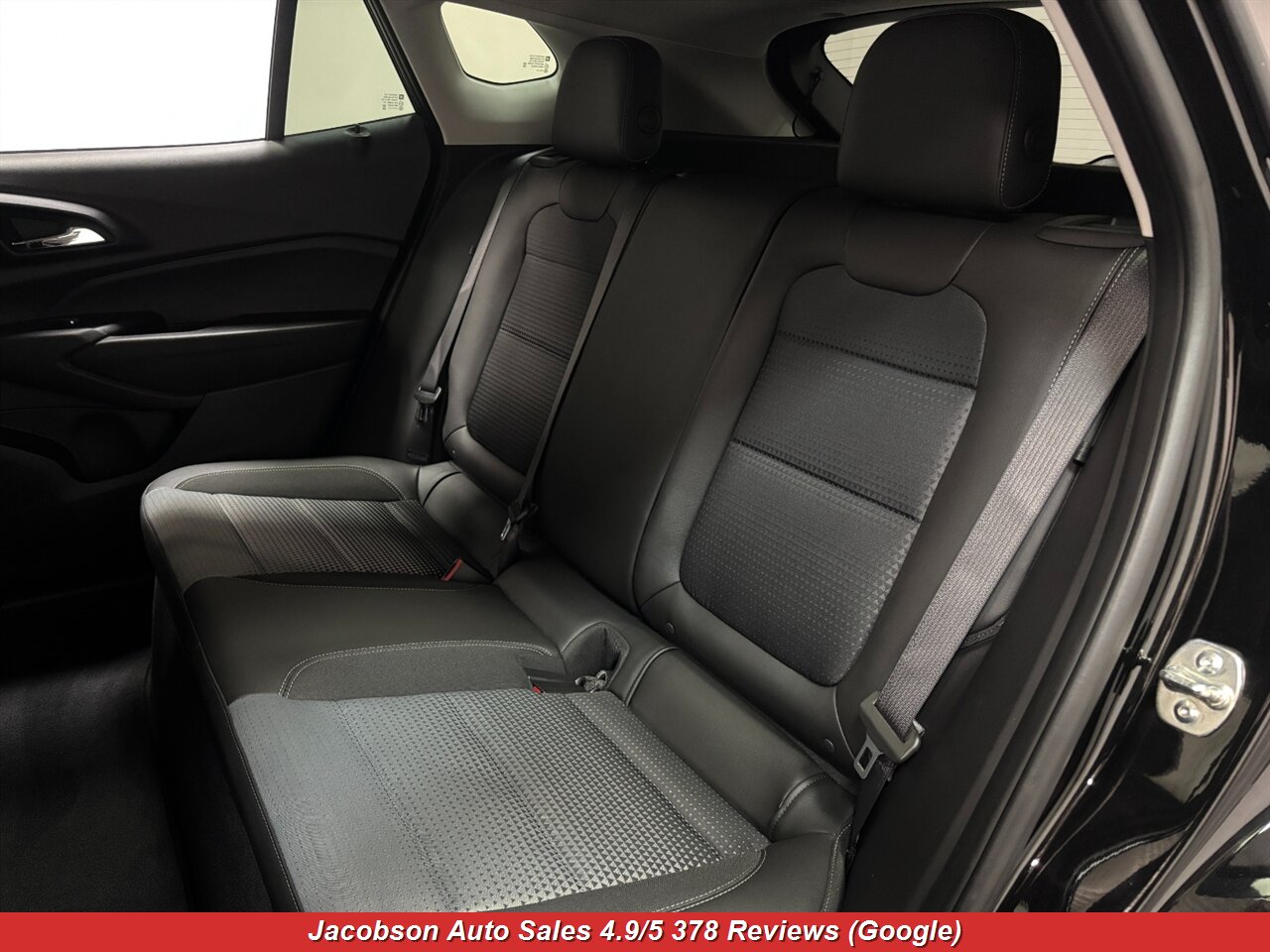 2025 Chevrolet Trax LT - Photo 39 - Oshkosh, WI 54901