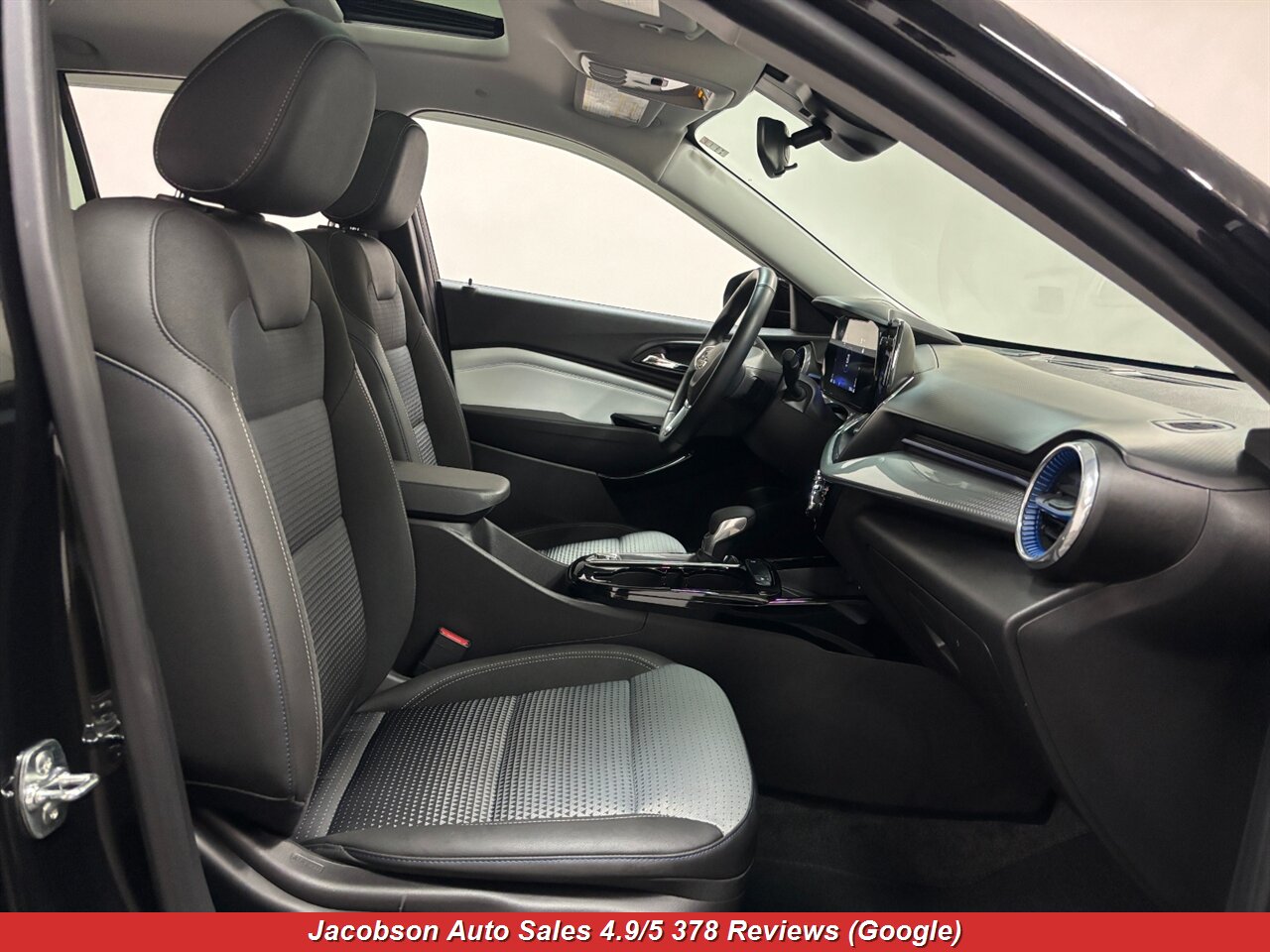 2025 Chevrolet Trax LT - Photo 46 - Oshkosh, WI 54901