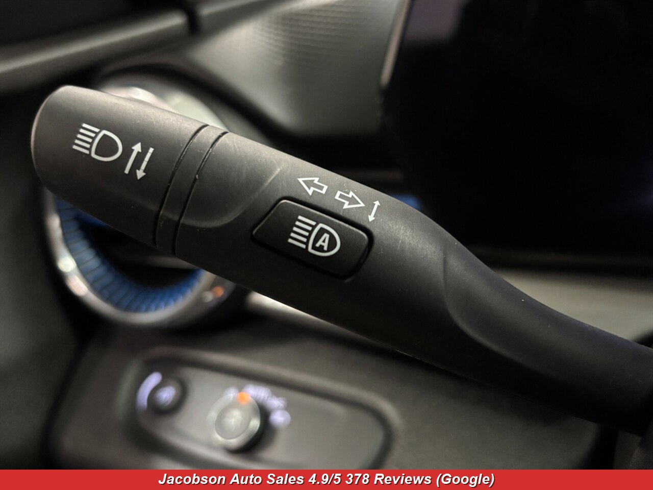 2025 Chevrolet Trax LT - Photo 8 - Oshkosh, WI 54901