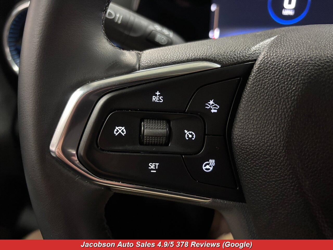 2025 Chevrolet Trax LT - Photo 9 - Oshkosh, WI 54901