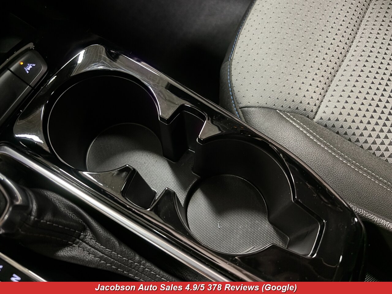 2025 Chevrolet Trax LT - Photo 28 - Oshkosh, WI 54901