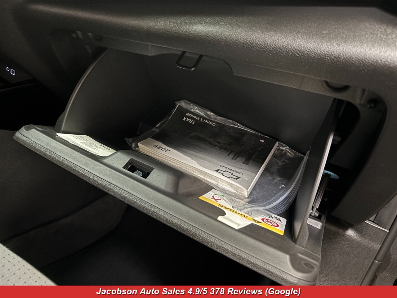 2025 Chevrolet Trax LT - Photo 48 - Oshkosh, WI 54901