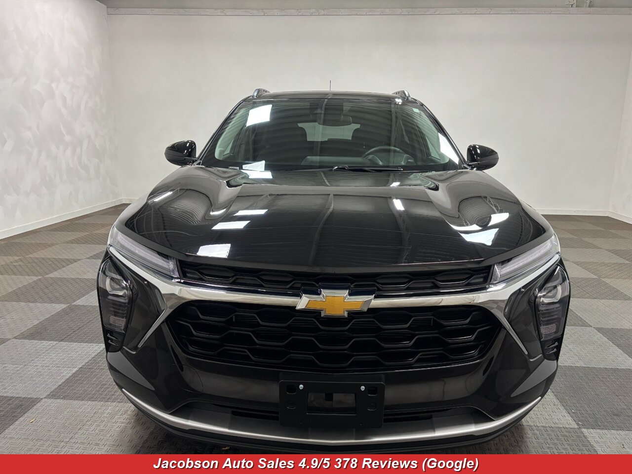 2025 Chevrolet Trax LT - Photo 2 - Oshkosh, WI 54901