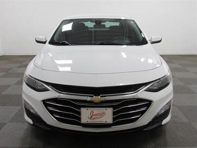 2022 Chevrolet Malibu LT   - Photo 2 - Oshkosh, WI 54901