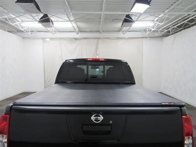 2016 Nissan Frontier SV Crew Cab 4x4 SB   - Photo 43 - Oshkosh, WI 54901