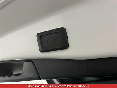2023 Toyota RAV4 XLE Premium AWD   - Photo 44 - Oshkosh, WI 54901