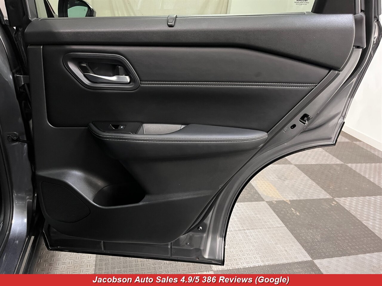 2024 Nissan Rogue SV - Photo 39 - Oshkosh, WI 54901