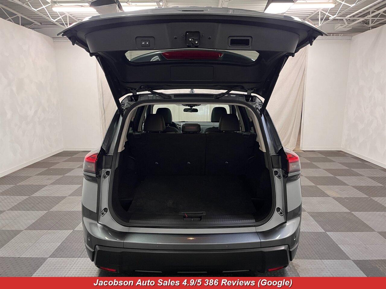 2024 Nissan Rogue SV - Photo 49 - Oshkosh, WI 54901