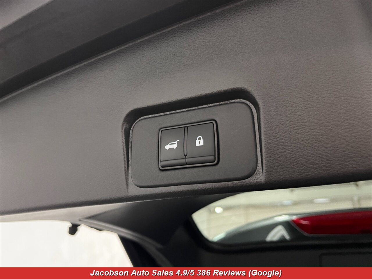 2024 Nissan Rogue SV - Photo 51 - Oshkosh, WI 54901