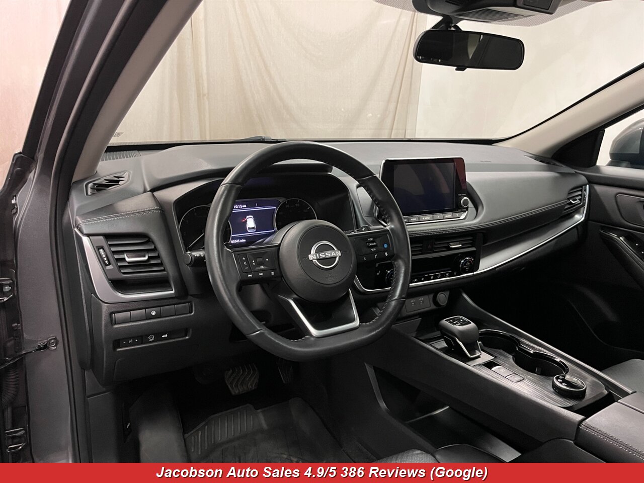 2024 Nissan Rogue SV - Photo 5 - Oshkosh, WI 54901