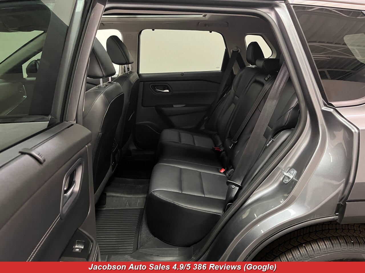 2024 Nissan Rogue SV - Photo 37 - Oshkosh, WI 54901
