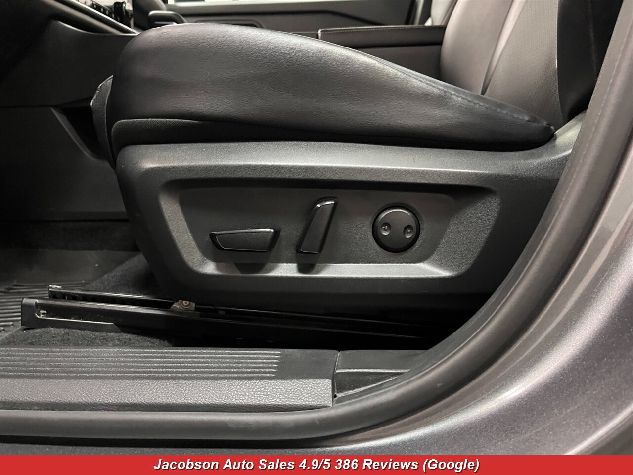 2024 Nissan Rogue SV - Photo 34 - Oshkosh, WI 54901