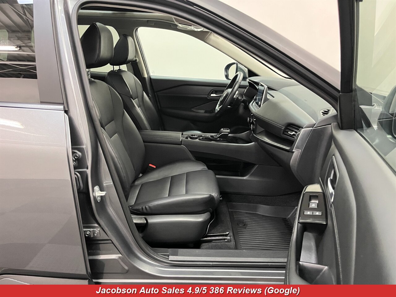 2024 Nissan Rogue SV - Photo 44 - Oshkosh, WI 54901