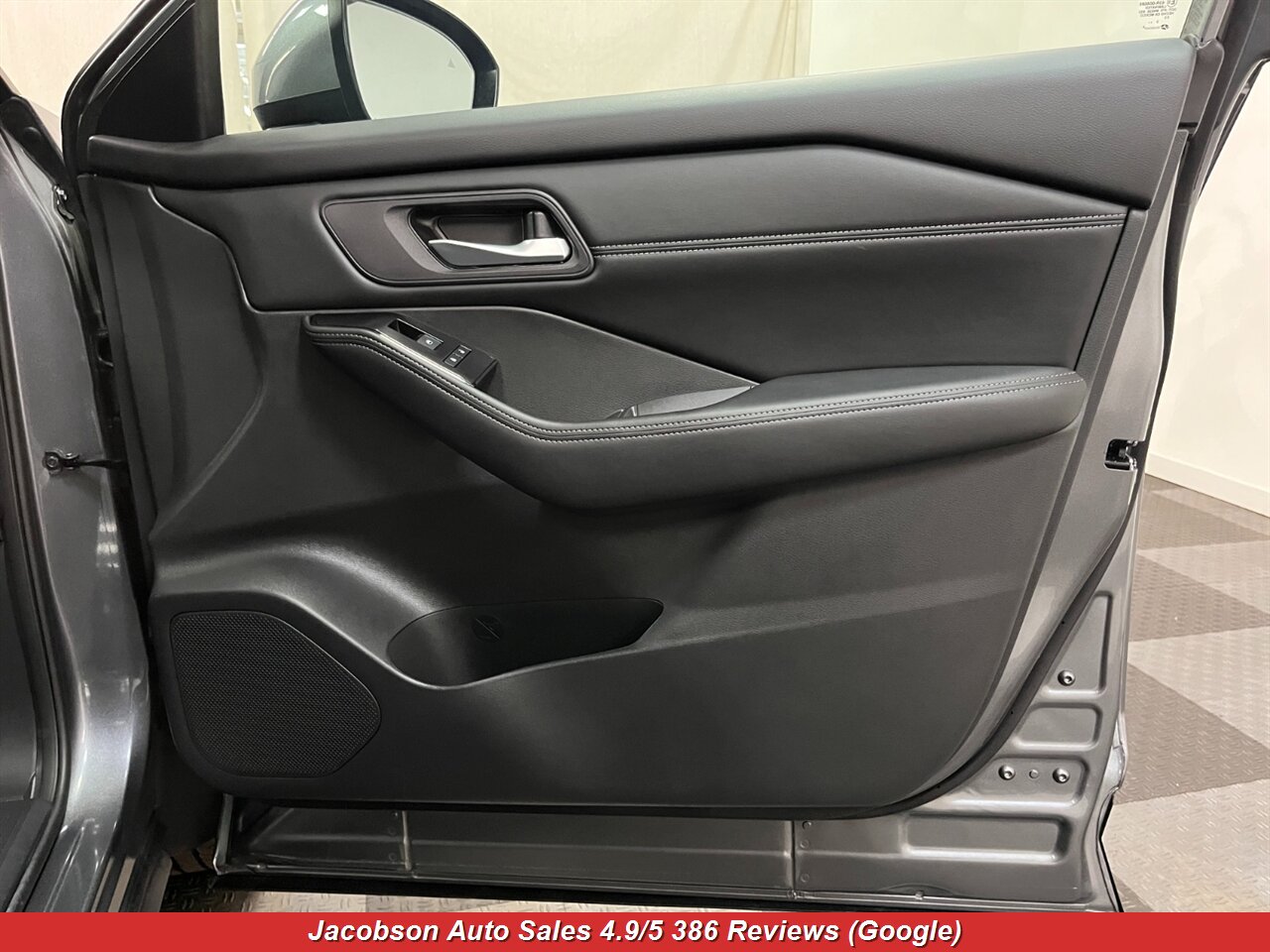 2024 Nissan Rogue SV - Photo 42 - Oshkosh, WI 54901