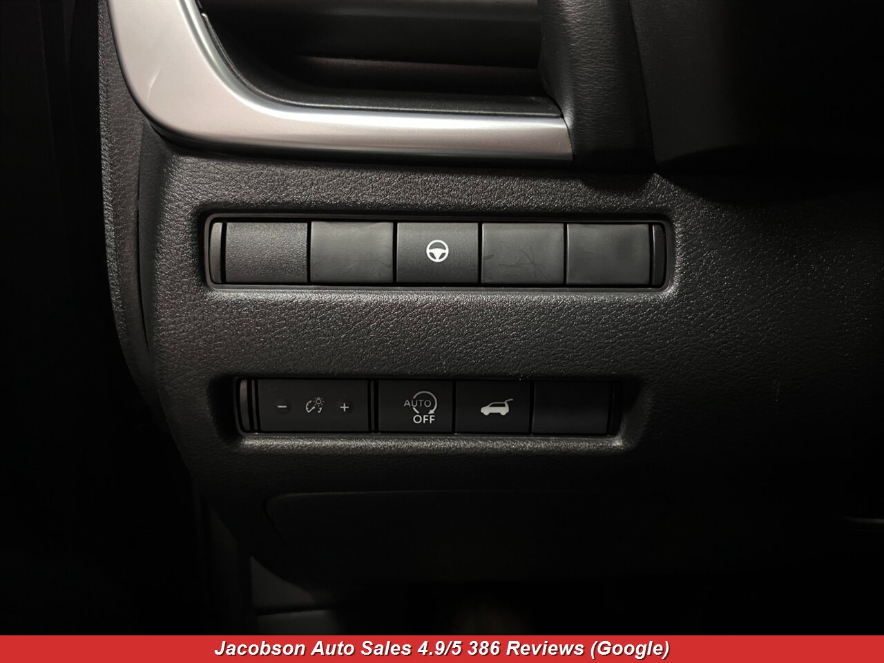 2024 Nissan Rogue SV - Photo 6 - Oshkosh, WI 54901