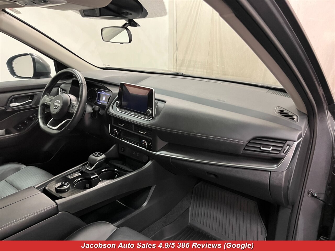 2024 Nissan Rogue SV - Photo 45 - Oshkosh, WI 54901