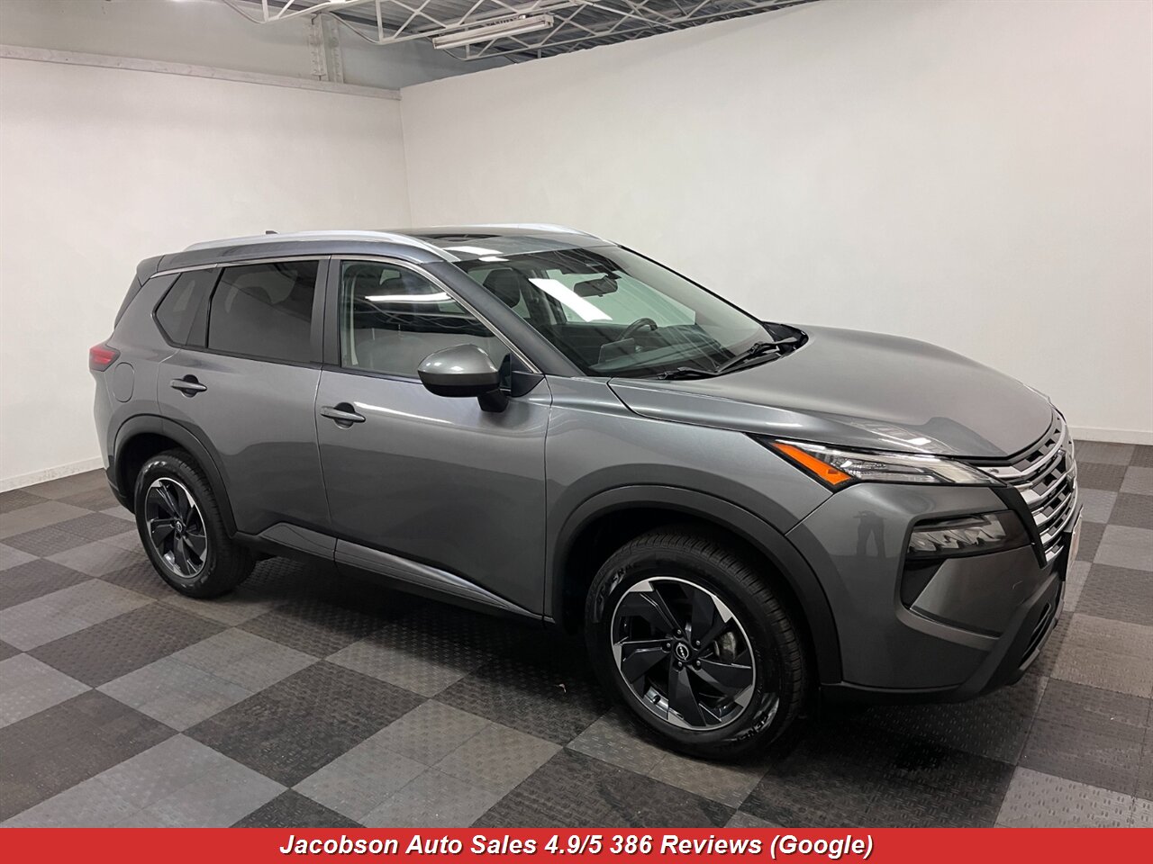 2024 Nissan Rogue SV - Photo 3 - Oshkosh, WI 54901