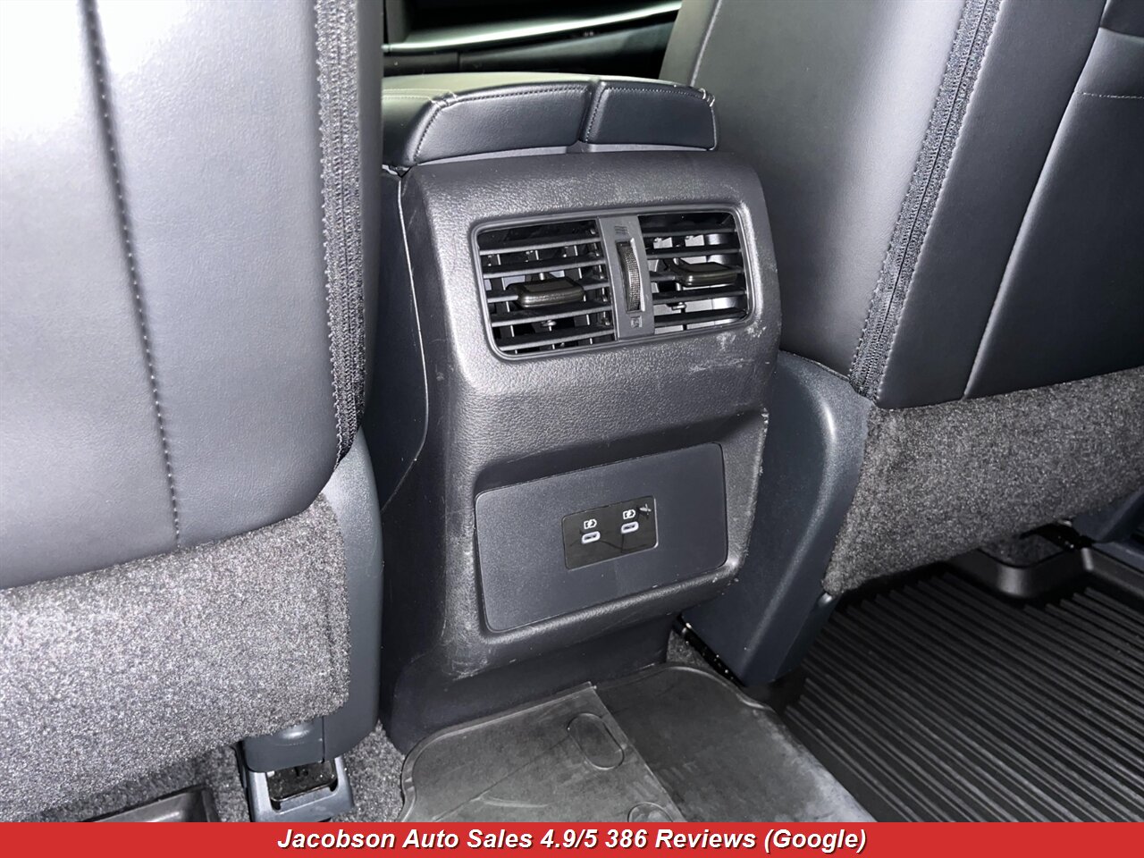 2024 Nissan Rogue SV - Photo 38 - Oshkosh, WI 54901