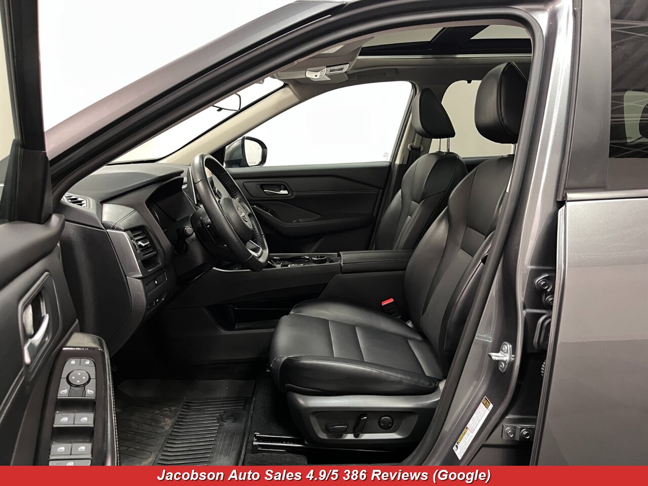 2024 Nissan Rogue SV - Photo 33 - Oshkosh, WI 54901