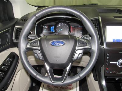 2020 Ford Edge Titanium AWD   - Photo 8 - Oshkosh, WI 54901