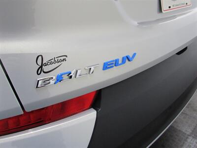 2023 Chevrolet Bolt EUV Premier   - Photo 8 - Oshkosh, WI 54901