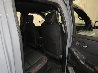 2023 Nissan Frontier PRO-4X Crew Cab SB 4x4   - Photo 42 - Oshkosh, WI 54901