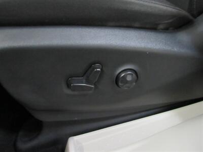 2023 Chrysler Voyager LX   - Photo 11 - Oshkosh, WI 54901