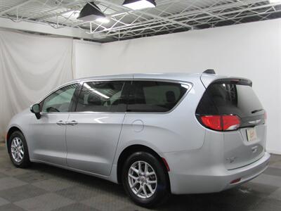 2023 Chrysler Voyager LX   - Photo 5 - Oshkosh, WI 54901